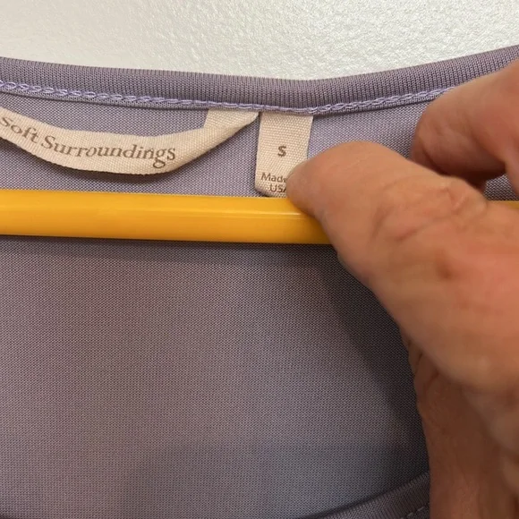 Soft Surroundings Beckett Keyhole Long Sleeve Top Size S
Model/poly MAKE OFFER - Picture 3 of 6